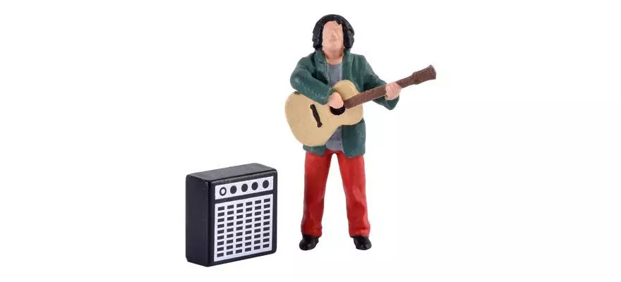 Guitariste de rue avec amplificateur, figurine animée !