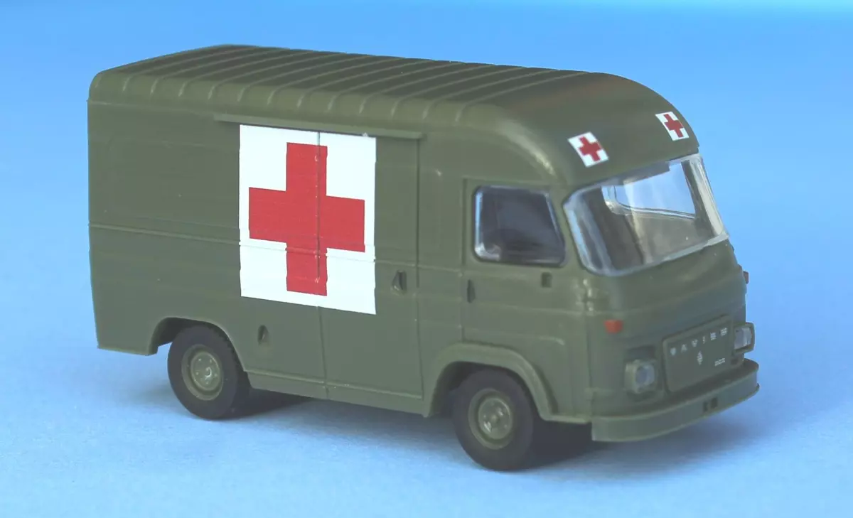 Fourgon Saviem SG2, ambulance militaire
