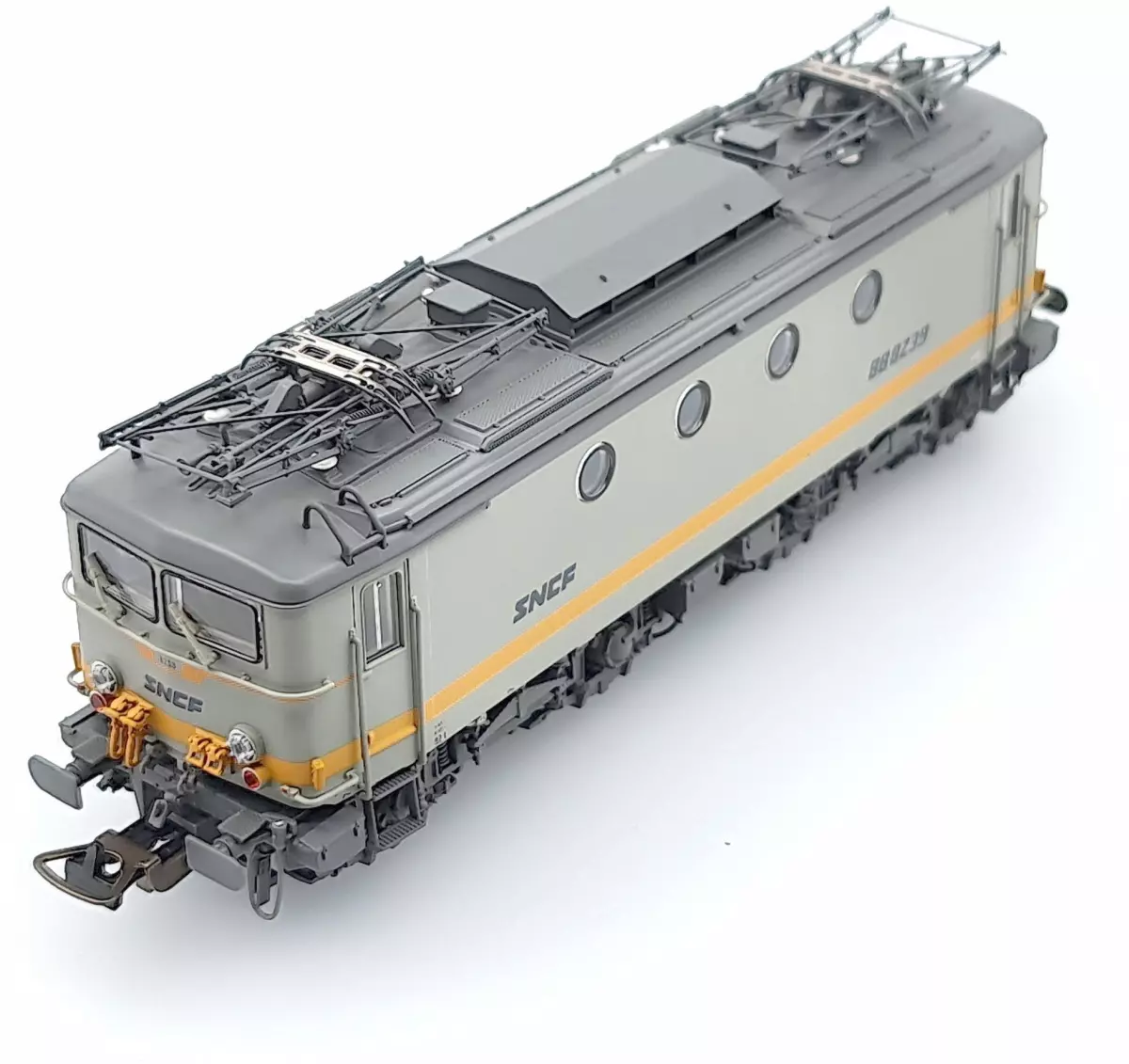 Locomotive Ã©lectrique BB 8100 BÃ©ton livrÃ©e blanche et ligne jaune
