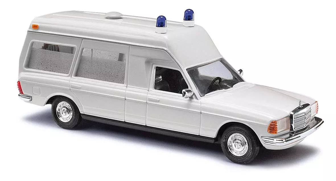 Ambulance Mercedes Benz Miesen en Kit Busch 60221 - HO 1/87 - livrée blanche
