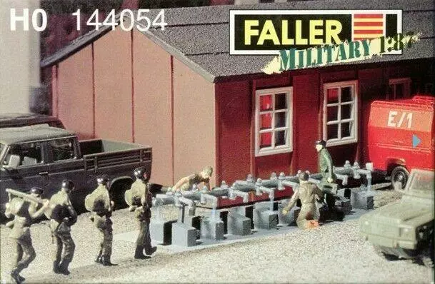 Fontaine d'eau pour lavage de bottes Faller 144054 - HO : 1/87 - Militaire