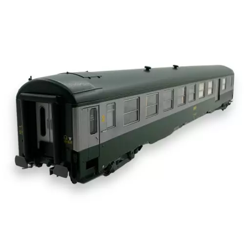 Une voiture voyageur UIC B5Dd2 Vert/Gris REE MODELES VB300 - SNCF - HO 1/87