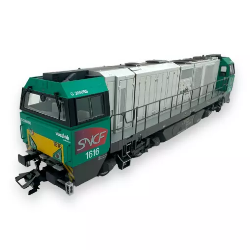 Locomotiva diesel Vossloh G 2000 in livrea grigia e verde