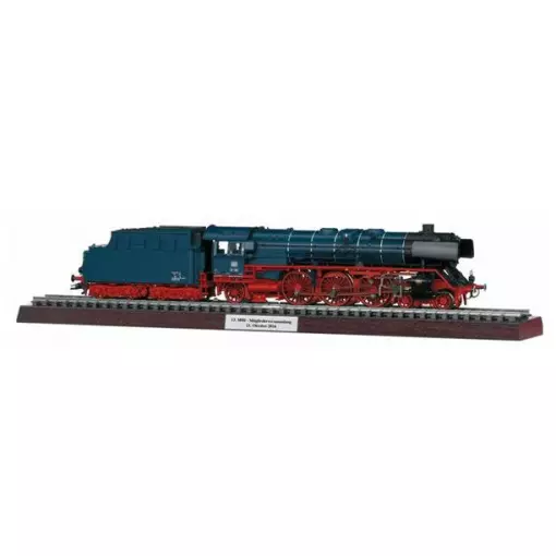 BR 01 steam locomotive