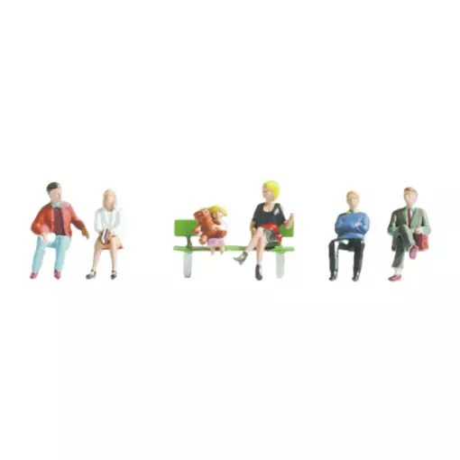 Set van 6 zittende stadsfiguren, volwassenen en kind SAI 333 - HO : 1/87