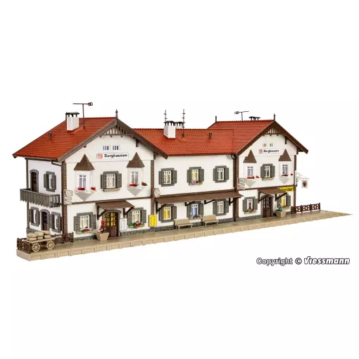 Bahnhof "Burghausen" Vollmer 43522 - HO 1/87 - 446 x 125 x 140 mm