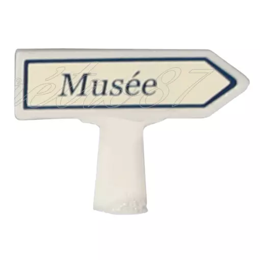 Panneau Michelin d'indication de lieu, vers la droite : Musée - SAI 8439 - HO 1/87
