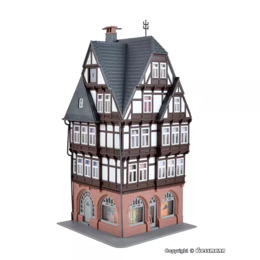 Large half-timbered town house KIBRI 38450 - HO 1/87