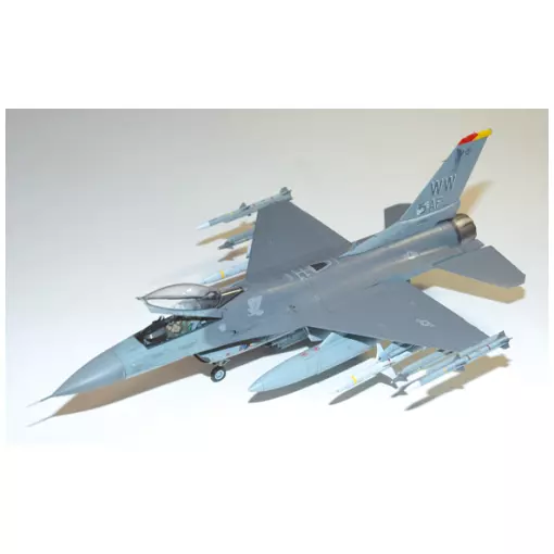 Avion de chasse F-16CJ Fighting Falcon - TAMIYA 61098 - 1/48