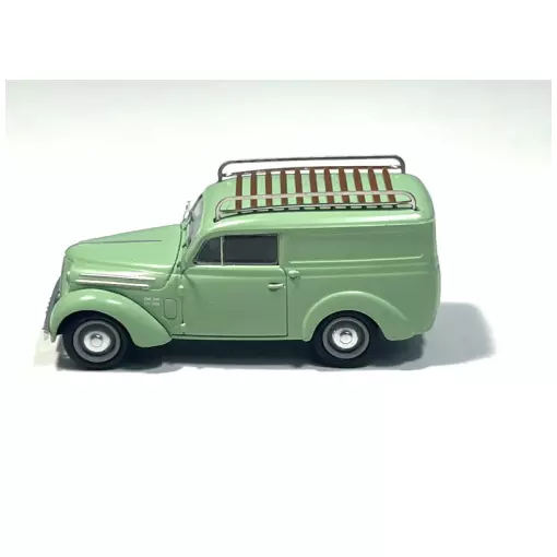 Voiture Renault Juvaquatre Fourgon tôlé vert - REE CB 209 - HO 1/87