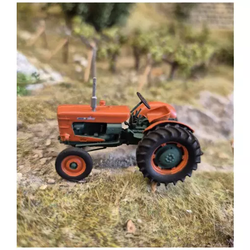Tracteur SOMECA SUPER SOM40 Orange et Vert Roue 36' - Ree modèles BA010 - HO 1/87 - EP. III