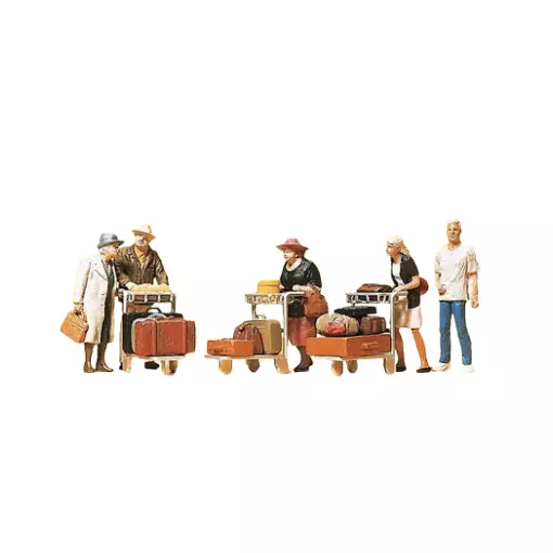 Passengers, with trolleys