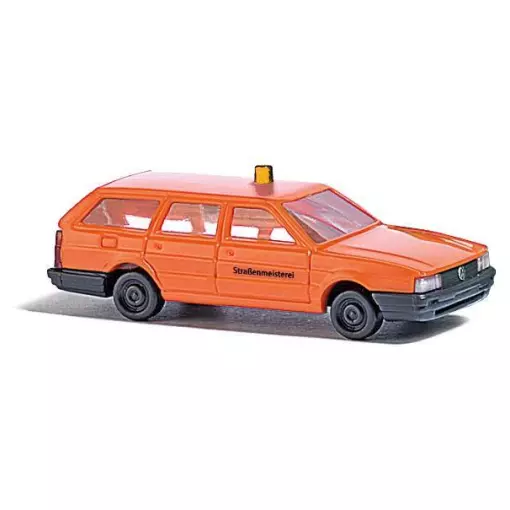 Véhicule de travaux Volkswagen Passat livrée orange Busch 8425 - N 1/160