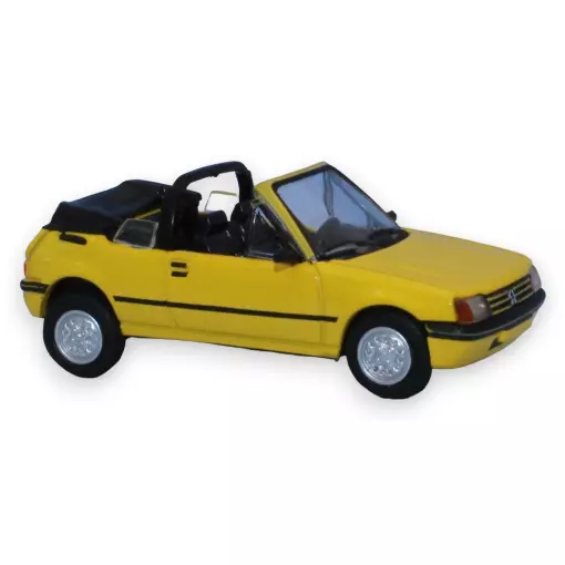 Voiture Peugeot 205 cabriolet CT - SAI 6322 - HO : 1/87 -  jaune genêt