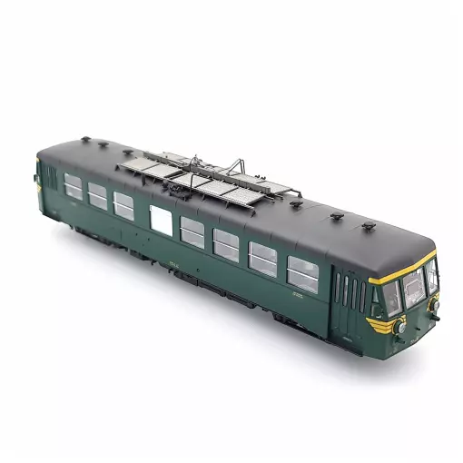 Diesel railcar type 554 series 554.012 with green "Brossel" livery
