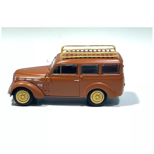 Voiture Renault Juvaquatre familiale marron - REE CB 210 - HO 1/87 