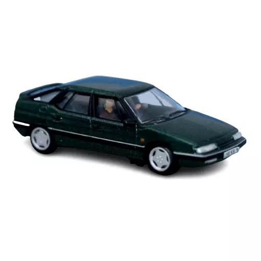 Citroën XM vert foncé métallisé, 2 personnages PCX 870128 SAI 1607 - HO 1 : 87