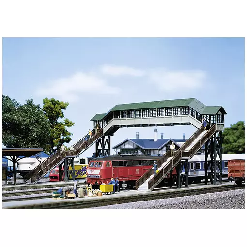 Covered footbridge