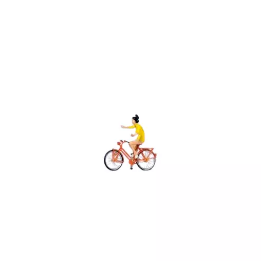 Mujer montando en bicicleta sin sujetar el manillar PREISER 28181 - HO 1:87