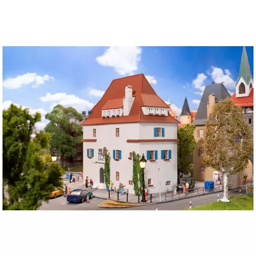 Town house with lunatic museum - FALLER 130694 - HO 1/87