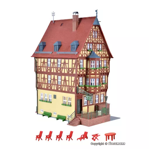 Large half-timbered house with oriel window Kibri 38902 HO 1/87