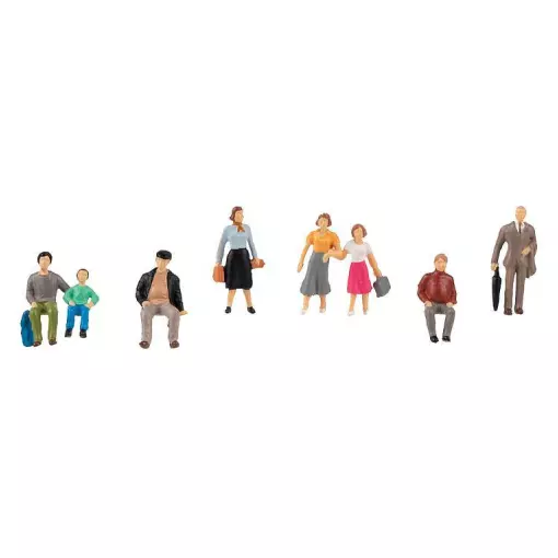 Set of 8 city dwellers resting in a park | Faller 151667 | HO 1/87