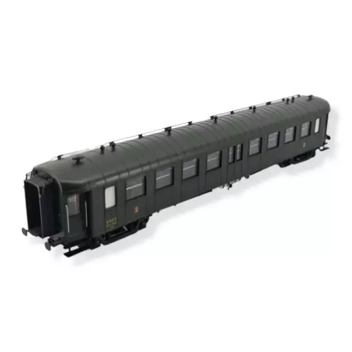 Une voiture OCEM RA B9 verte - REE MODELES VB383 - SNCF - HO 1/87 - Ep IIIB