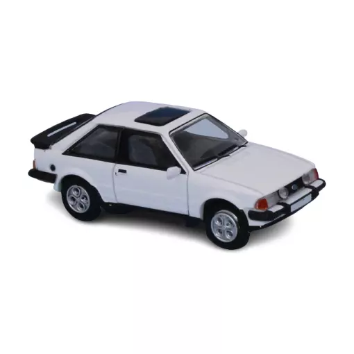 Voiture Ford Escort MK III XR3 blanche, PCX 870091 - HO 1/87