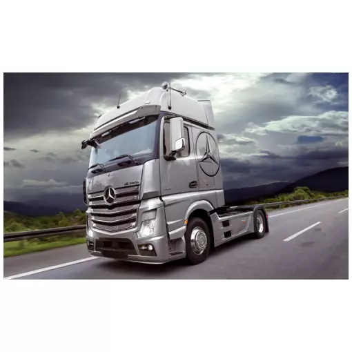 Vrachtwagen Mercedes Actros Gigaspace - ITALERI 3905 - 1/24