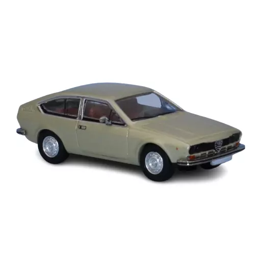 Alfa Romeo Alfetta GT, verde chiaro metallizzato, 1974 - PCX87 870426 - HO 1/87
