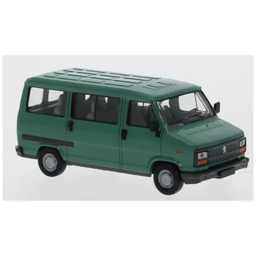 Peugeot J5 Minibus in green livery SAI 7160 - HO 1/87