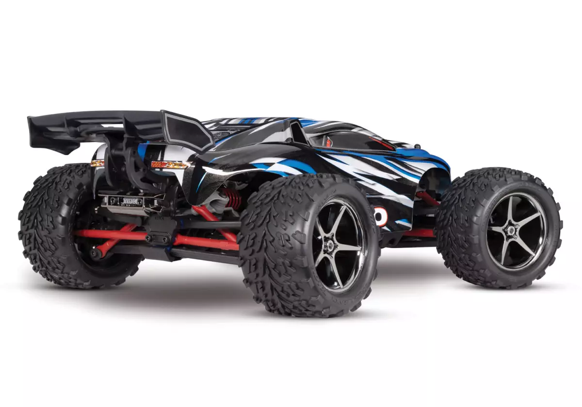 Voiture télécommandée e revo 2025