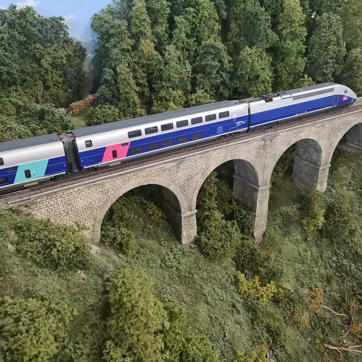 TGV DUPLEX OUIGO, RAME MOTORISEE DE 4 ELEMENTS, HO, EpVI, DIGITALE