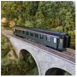 An OCEM RA A3B5 ex-midi green coach - REE MODELES VB384 - SNCF - HO 1/87