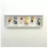 Set van 3 fietsfiguren in sportkleding met 3 fietsen