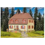 House with hipped roof KIBRI 38166 - HO 1/87 120x110x114mm