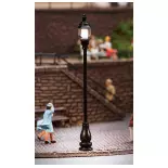 Lampada da terra con arco in metallo e tappetino con LED - HO 1/87 - Faller 180108