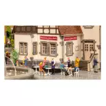 Lot de 6 personnages au café avec accessoires NOCH 16245 - HO 1/87