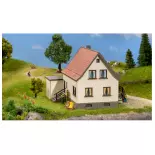 Einfamilienhaus mit Garage Miniatur NOCH 63606 - N 1/160