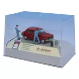 Simca 1100 red car, 2 pump attendants and accessories SAI 1940 - HO 1/87