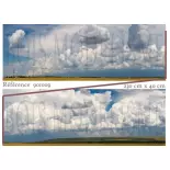 Hintergrund: Bunte Felder und ein beladener Himmel