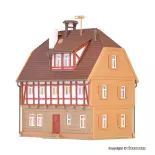 Maison de campagne avec nid de cigogne 82x65x105mm VOLLMER 47643 - N 1/160