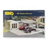 A BP petrol station, shop and garage MKD 2023 - HO 1/87