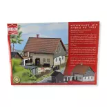 House with extension shed BUSH 1909 - HO 1/87 Dimensions 225 x 128 x 101 mm