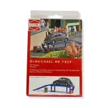 Lot with a mechanic changing the oil of a car BUSCH 7829 - HO : 1/87