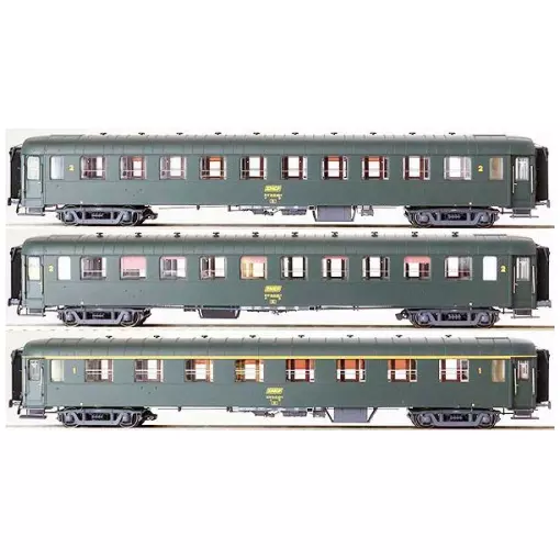 Set of 3 OCEM ex-transatlantic cars with green delivery, grey chassis, green roof, UIC marking