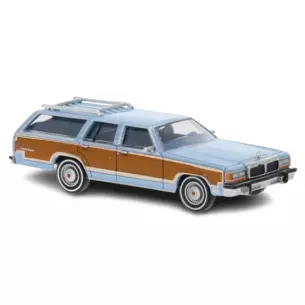 Voiture Ford LTD Country Squire, livrée bleue et marron BREKINA 19625 - HO : 1/87 -