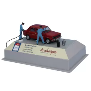 Voiture Simca 1100 rouge, 2 pompistes et accessoires SAI 1940 - HO 1/87