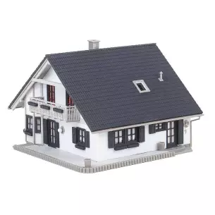 Maison individuelle rénovée crépis blanc et toit anthracite