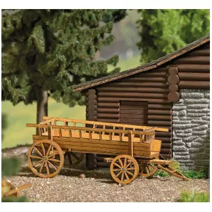 Deux chariots à foin, longueur 59 mm chacun